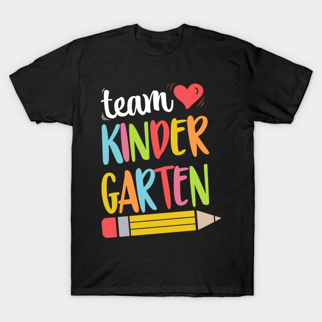 team kinder garten T-Shirt by busines_night